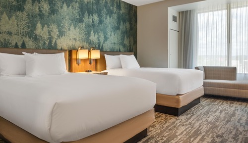 Deluxe Room, 2 Queen Beds, Hearing Accessible (Upper Floor)