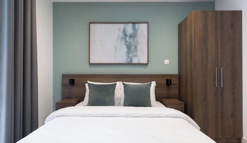 Deluxe Studio Suite, City View