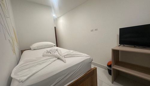 Room, 1 Bedroom, Pool View