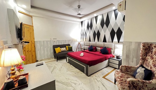 Elite Triple Room, 1 King Bed