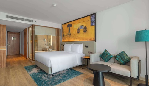 Deluxe Room, Pool View