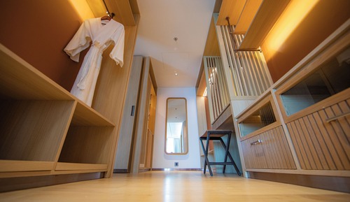 Suite, Sea View