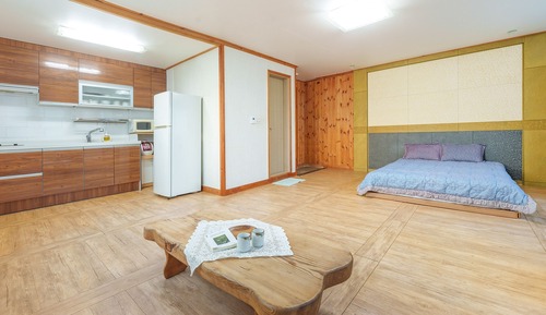 Basic Room, 1 Bedroom (Room 401, Building A)