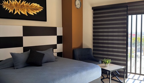 Superior Suite, 1 King Bed, Balcony