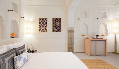 Superior Room, 1 King Bed