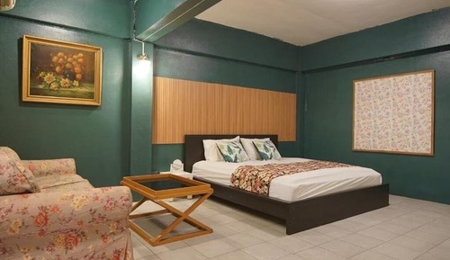Deluxe Studio Suite