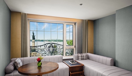 1 King Premium River View