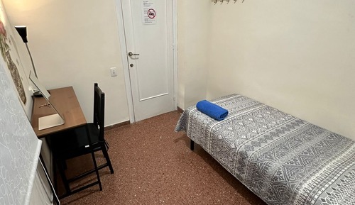 Single Room, Shared Bathroom