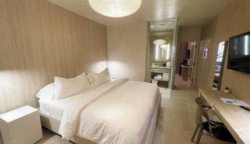 Luxury Suite, 1 King Bed with Sofa bed, Non Smoking Room 4