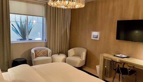 Deluxe Room, 1 King Bed, Non Smoking Room 14