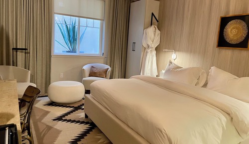 Deluxe Room, 1 King Bed, Non Smoking Room 13