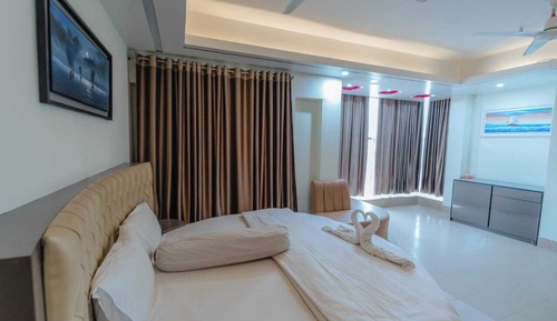 Honeymoon Room