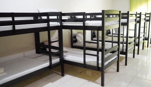 Dorm Room 8 Pax