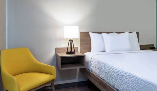 Room, 1 Queen Bed, Mobility Accessible (Bathtub W/grab Bars)
