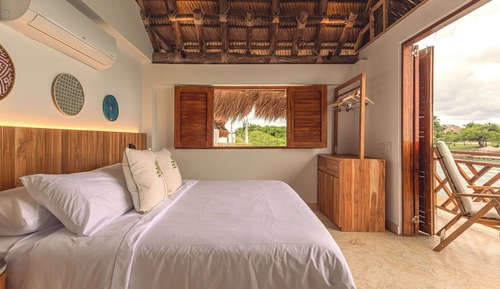 Suite, Sea View