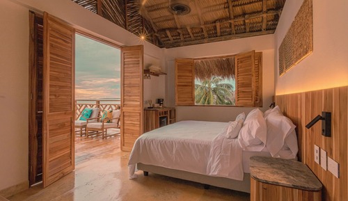 Suite, Balcony