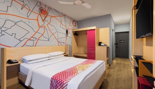 Luxe Queen Room
