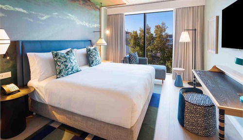 Room, 1 King Bed with Sofa, Mountain View