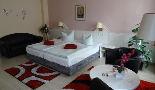 Basic Double or Twin Room, Non Smoking