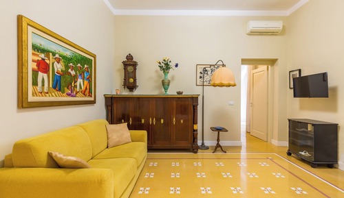Classic Apartment, 1 Queen Bed with Sofa bed, Private Bathroom, Partial Sea View