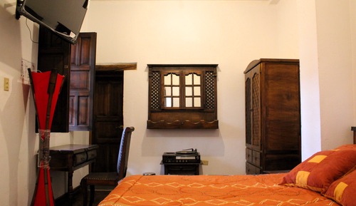 Classic Apartment, Multiple Beds, Kitchen, City View
