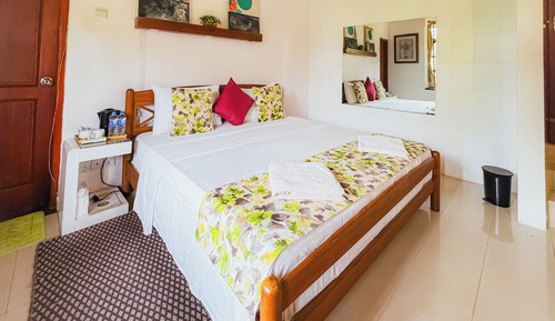 Deluxe Double Room, Garden View