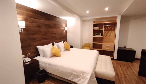 Deluxe Suite