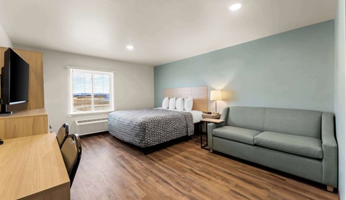 Suite, 1 King Bed with Sofa bed, Non Smoking
