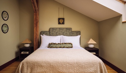 Room (Sir Residence)