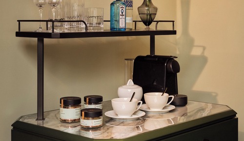 Room (Sir Boutique)