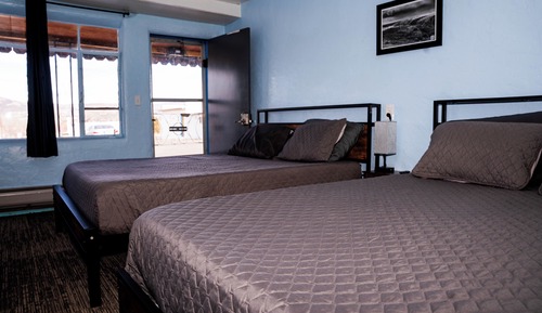 Deluxe Room, 2 Queen Beds, Mountain View