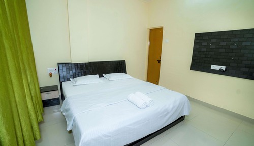 Super Deluxe Room (Non AC, Room Upgrade to AC Available)