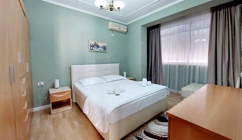 Signature Apartment, 1 Queen Bed, City View