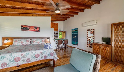 French Harbour Suite - Premium Studio, 1 King Bed, Oceanview, 2nd Floor Unit