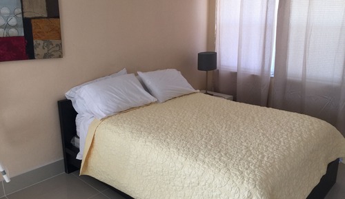 Deluxe Studio, 1 Queen Bed