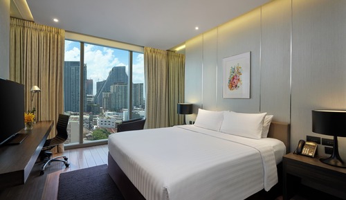 Club Room, 1 King Bed, Bathtub