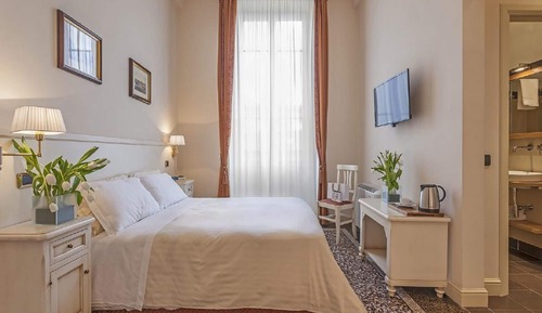 Classic Double Room