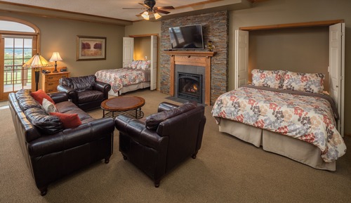 Suite, 2 Queen Beds, Lake View