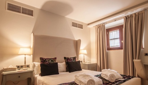 Basic Double Room