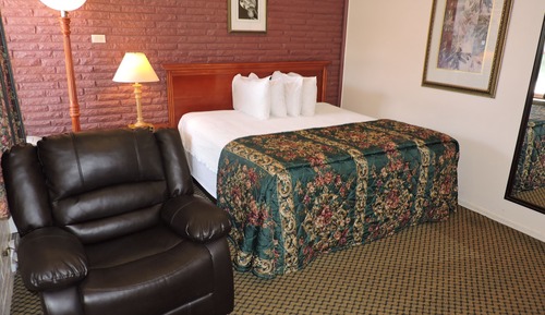 Standard Room, 1 King Bed, Ground Floor
