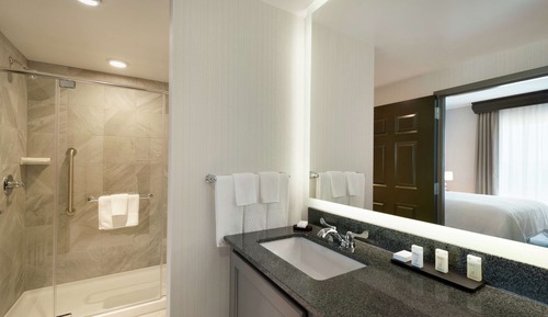 King, Suite, 1 King Bed, Accessible, Non Smoking