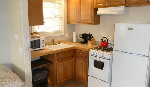 Stephenson 3 Deluxe Room, 1 King, No Parking (Not Pet Friendly)