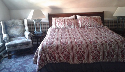 Presidential Room 304 King Bed