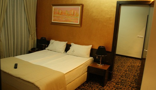 Deluxe Double Room Single Use, 1 Bedroom, Accessible, Garden View
