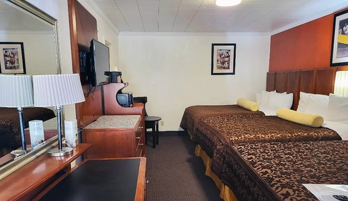 Deluxe Room, 3 Queen Beds, Non Smoking, Refrigerator & Microwave, Non-Pet Friendly