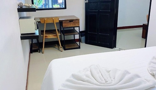 Deluxe Twin Family Room