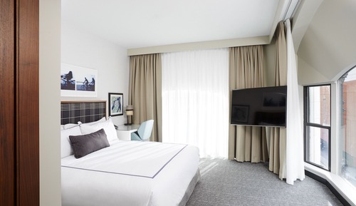 Executive Corner Room, 1 King Bed
