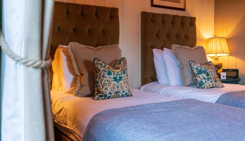 Signature Twin Room, Ensuite
