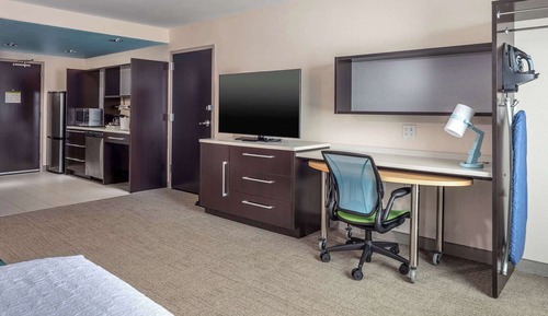 Studio, 1 Queen Bed, Accessible, Bathtub