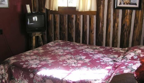 # 3, Roy Rodgers, 1 Bed